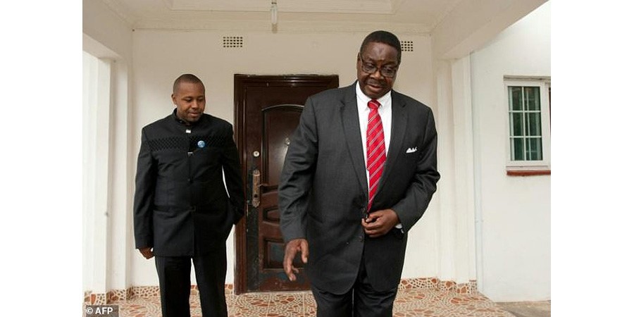 Malawi VP criticizes  president, quits ruling party