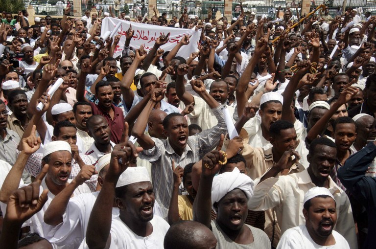 Protests return in Sudan after AU deadline, Police tear-gas protesters