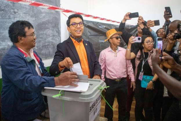Madagascar election: President Rajoelina takes huge early lead